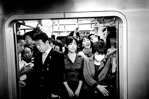American Photo: Shoot Now, Think Later: Hiroyuki Ito Rediscovers Japan